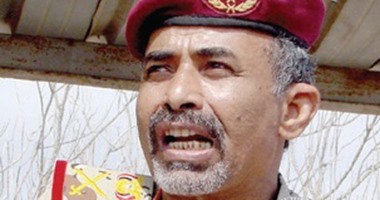 الحوثيون يجبرون وزير الدفاع المستقيل على حضور الإعلان الدستورى