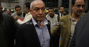 مدرب الزمالك الجديد يصل القاهرة بصحبة أحمد مرتضى