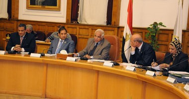 محافظ القاهرة يطالب رئيس حى دار السلام بزيادة المعدات للانتهاء من الإزالات