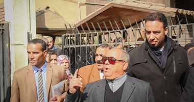 تكدس راغبى الترشح للبرلمان على أبواب اللجنة العامة بمحكمة جنوب القاهرة