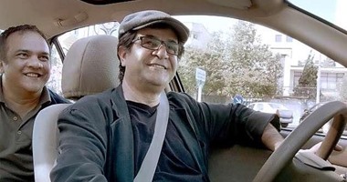 "تاكسى" فيلم للمخرج الإيرانى جعفر بناهى يكشف قمع حكومات بلاده للحريات