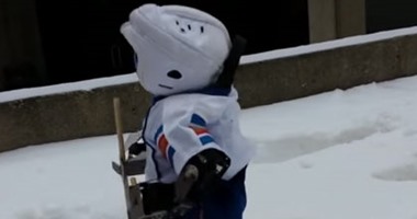 بالفيديو.. علماء يبتكرون "روبوت جديد" يمكنه التزلج على الجليد