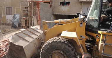 تنفيذ 10 قرارات إزالة لمبانٍ عشوائية بمدينة الفيوم
