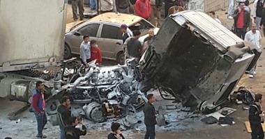 صحافة المواطن.. صور جديدة لحادث سقوط "مقطورة" من أعلى دائرى المريوطية بالمنيب