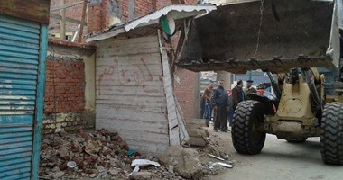 رفع 100 طن من القمامة وإزالة 12 كشك بالدلنجات فى البحيرة