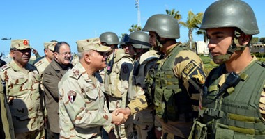 وزيرا الدفاع والداخلية يتفقدان قوات إنفاذ القانون بشمال سيناء
