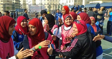 بالصور.. بنات "القناة" يفزن على "حلوان" فى خماسى القدم بأسبوع شباب الجامعات