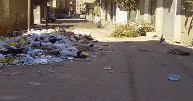 صحافة المواطن.. قارئ يشكو انتشار القمامة بأحد شوارع مدينة سوهاج