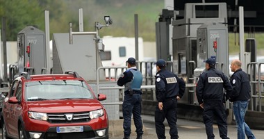 شرطة فرنسا تضبط سيارة محملة بأسلحة نارية على حدودها مع إسبانيا