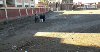 أهالى الكرادوة بدسوق يطالبون بتنفيذ قرار بناء مدرسة رياضية 
