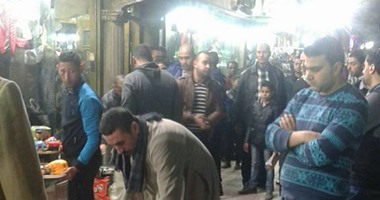 بالصور.. حى المنتزة بالإسكندرية يشن حملة مسائية لإزالة إشغالات الطريق