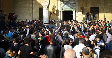تشييع جثمان الأستاذ  محمد حسنين هيكل من مسجد الحسين
