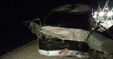 إصابة 12 شخصًا إثر انقلاب سيارة بالطريق الصحراوى فى المنيا