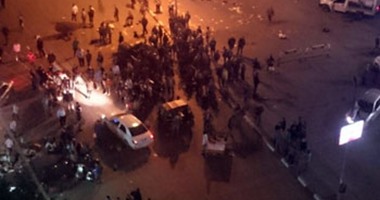 بالفيديو.. تجمهر الأهالى أمام مديرية أمن القاهرة بسبب إطلاق أمين شرطة النار على سائق