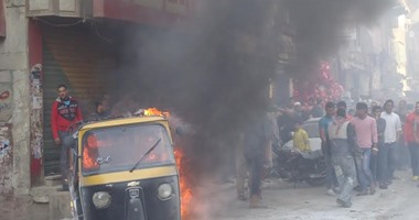 سائق يضرم النيران فى توك توك ملكه بعد مشادة مع ضابط مرور لعدم ترخيصه بالشرقية