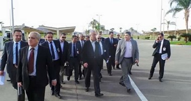 بالصور.. وزير الطيران يتفقد استعدادات استقبال ضيوف الكوميسا بمطار شرم الشيخ