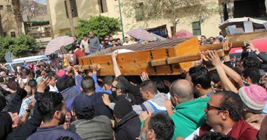 تشييع جثمان قتيل الدرب الأحمر وسط هتافات "الشهيد حبيب الله"