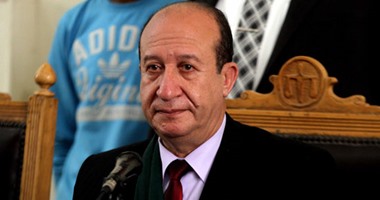 متهم بـ"حرق نقطة شرطة المنيب" يهتف بالقفص: "تحيا مصر.. وتحية للجيش المصرى"
