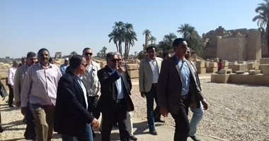 بالصور.. وزير الآثار يتفقد أعمال الترميم والحفائر بمعبد الكرنك