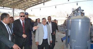 محافظ المنيا يتفقد مشروع دواجن شوشة لمتابعة أعمال التطوير