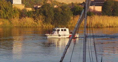 الإنقاذ النهرى: البحث عن جثة طفل بعد سقوط ميكروباص فى النيل بمنشأة القناطر