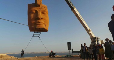 بالصور..وزيرا الآثار والثقافة يشاهدان محاكاة لنقل وجه تمثال رمسيس الثانى 