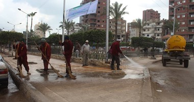 بالصور.. حملة نظافة ورفع الإشغالات بدسوق فى كفر الشيخ