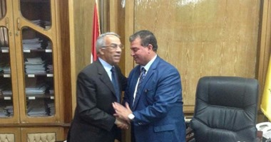 محافظ شمال سيناء يلتقى وكيل وزارة التربية والتعليم