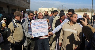 تواصل إضراب عمال "سجاد دمنهور" بعد تعليقه 10 أيام للتفاوض