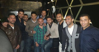 بالصور..عماد متعب يحتفل بعيد ميلاده الـ"33" مع نجوم الأهلى