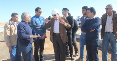 محافظ جنوب سيناء يتفقد تطوير الطريق الأوسط بشرم الشيخ بتكلفة 250 مليون جنيه