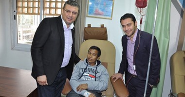 بالصور.. عمرو الليثى وأحمد حسن يشاركان فى أكبر حملة للتبرع بالدم