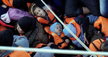 بالصور.. تكدس المهاجرين على حدود اليونان بعد إغلاق مقدونيا حدودها أمام اللاجئين