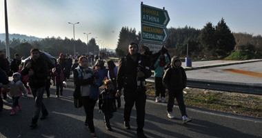 اليونان تطرد مهاجرين من مخيم بعد تنظيمهم لاحتجاج