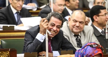 ترقب مرتضى وضحك مصطفى الجندى ومكالمات طارئة أبرز لقطات جلسة النواب