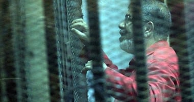 رفع جلسة محاكمة "مرسى" و24 آخرين فى قضية "إهانة القضاء" للقرار