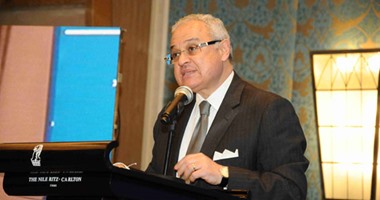 وزير السياحة: إنشاء شركة مساهمة مصرية لإدارة المطارات أبريل المقبل
