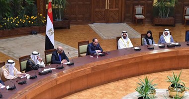 الرئيس السيسى يؤكد أهمية تدعيم التواصل البرلمانى بين الدول العربية