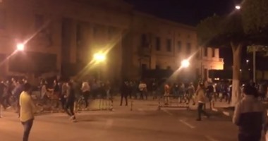 بالفيديو.. "ألتراس منير" يقتحم جامعة القاهرة لحضور حفله أمام "القبة"