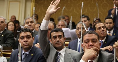 نواب يعدون مذكرة باستقالات جماعية لرئيس البرلمان 