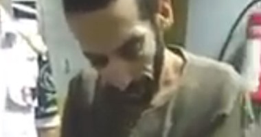 بالفيديو .. آخر صيحات المتسولين بمحطات المترو "مكياج وشمع" لضبط اللوك