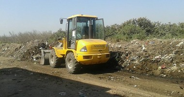 رفع وإزالة 2507 أطنان قمامة ومخلفات مبانى بمركز ملوى فى المنيا