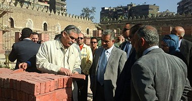 بالصور.. وزير الآثار يتفقد جامع الظاهر بيبرس وقصر السكاكينى