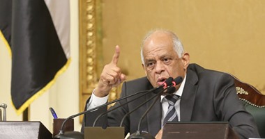 رئيس البرلمان للنائب أحمد الطنطاوى: متجيش بالزى دا تانى احنا مش فى ملعب كورة