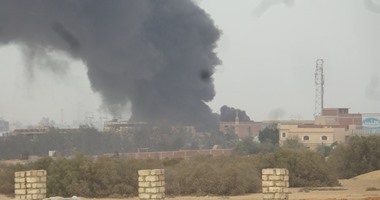 ارتفاع ألسنة اللهب والأدخنة الكثيفة من حريق مصانع بـ"أبو رواش"