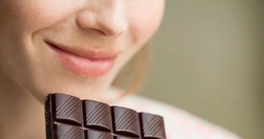دراسة تؤكد: الشوكولاتة الداكنة تساعد فى فقدان الوزن