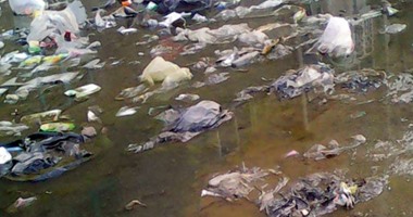 أهالى إسكو بشبرا الخيمة لمحافظ القليوبية: "مقاول الصرف ساب الدنيا غرقانة"
