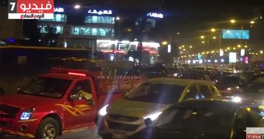 بالفيديو.. شلل مرورى بميدان مصطفى محمود بسبب وقفة سائقو التاكسى الأبيض