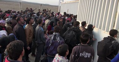 بالصور.. الآف الأشخاص يفرون من حلب وتركيا تغلق حدودها