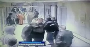 ننشر فيديو للحظة اعتداء أمناء الشرطة على أطباء مستشفى المطرية